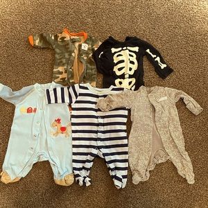 Newborn footie pajamas (lot of 5)